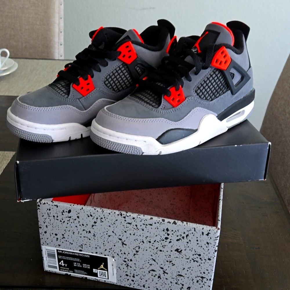 Kids Jordan 4s